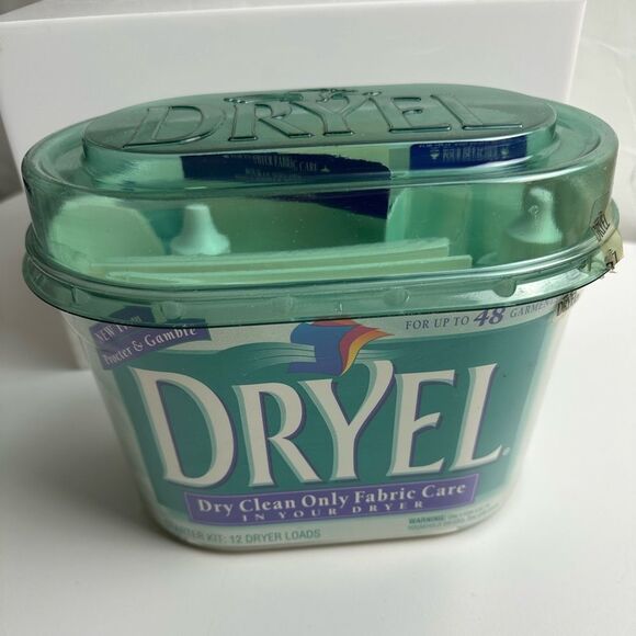 Dryel Starter Kit , 6 Dryer Cloths, 2 Bottles of Stain Remover & 8 Pads NO bag - Picture 2 of 9
